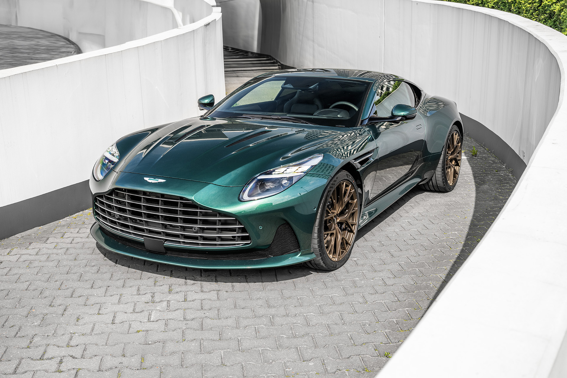 Aston Martin DB12 (Malachite Green)