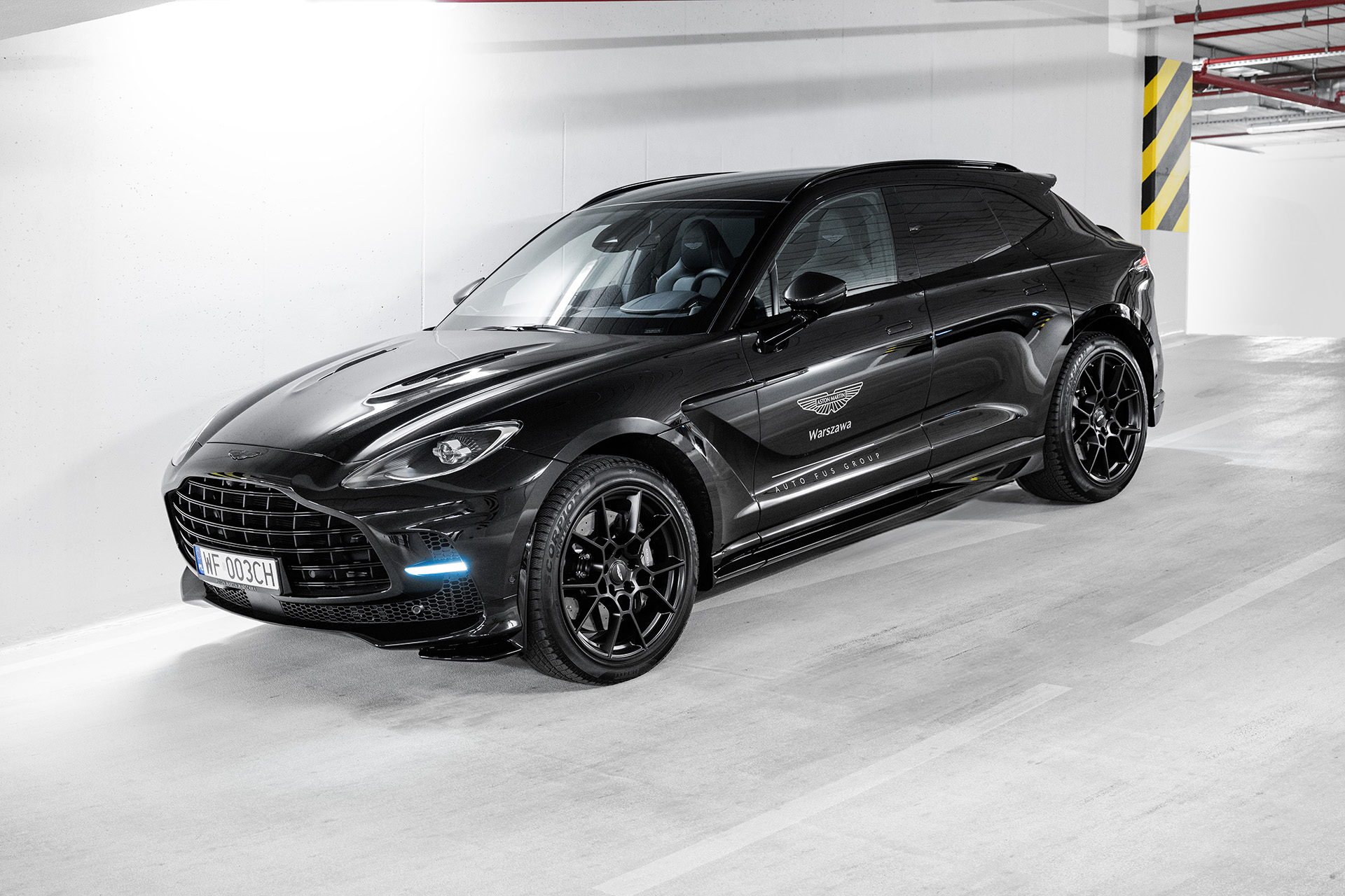 Aston Martin DBX707 (Onyx Black)